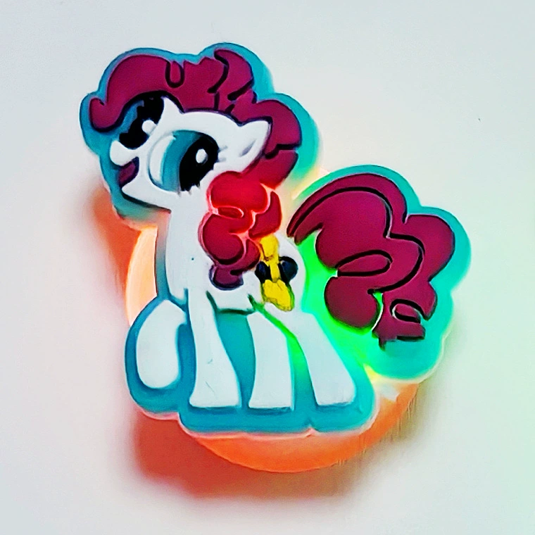 Обувь, аксессуар, обувная пряжка с изображением мультфильма