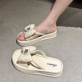 �����Y�����Ů��ЬŮ�¿��p��һ�֕r��С���L�⴩�����ļ�ɳ��Ь
