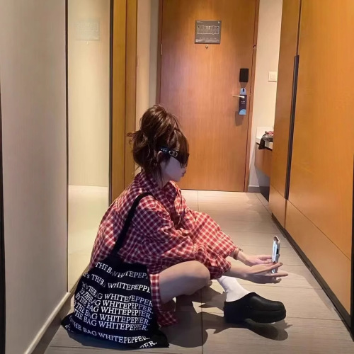 Japanese retro red checkered design women's early autumn relaxed casual sun protection shirt jacket