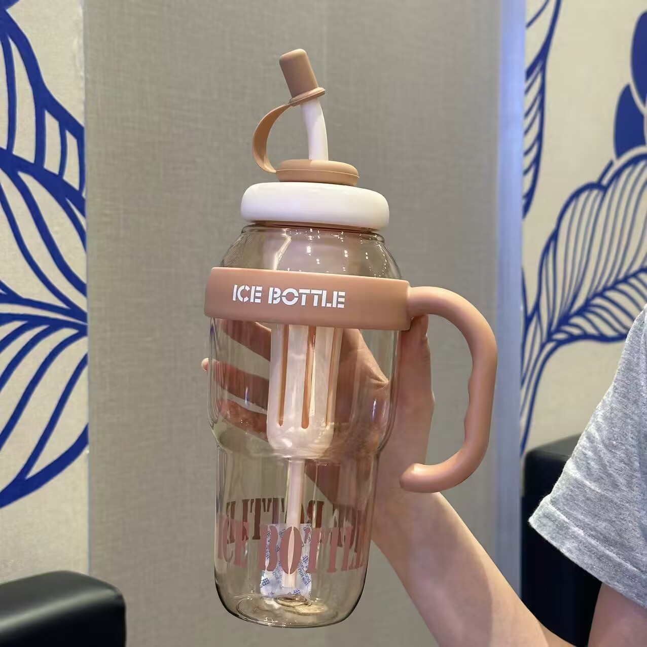 Nueva taza de plástico de verano Big Mac de moda linda taza de paja resistente a altas temperaturas de gran capacidad taza de regalo portátil