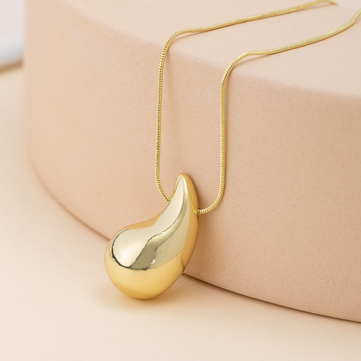 Joyería transfronteriza europea y americana simple gota de agua gota partido punk collar brillante exagerado gran lágrima nicho collar