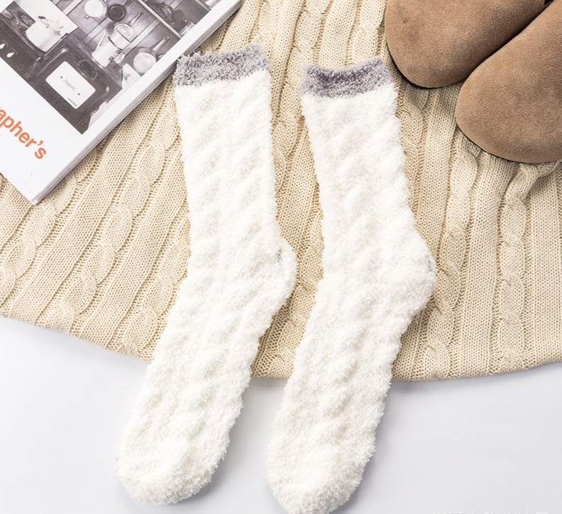 화이트 플러스 라이트 그레이