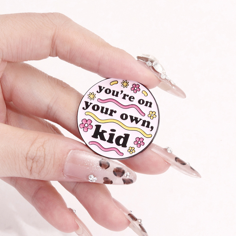 Simple Style Classic Style Pin Letter Alloy Stoving Varnish Unisex Brooches display picture 5