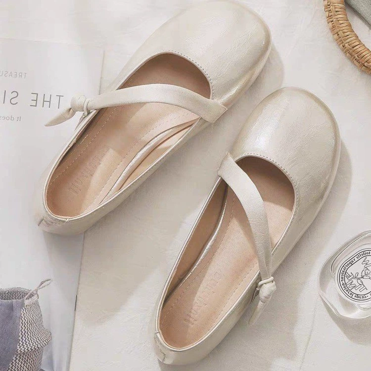 Женские туфли Мэри Джейн в ретро стиле, весна-осень 2025, новые, с круглым носком, неглубоким вырезом, элегантные, универсальные.