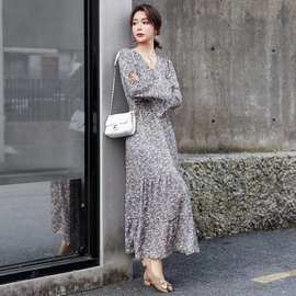 雪纺碎花大码连衣裙女秋冬装新款韩版时尚气质领中长款裙子