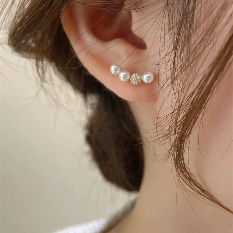 Niche design smile one-word pearl ear studs ear piercing sleeping pick-free earrings light luxury simple earrings Silver Needle