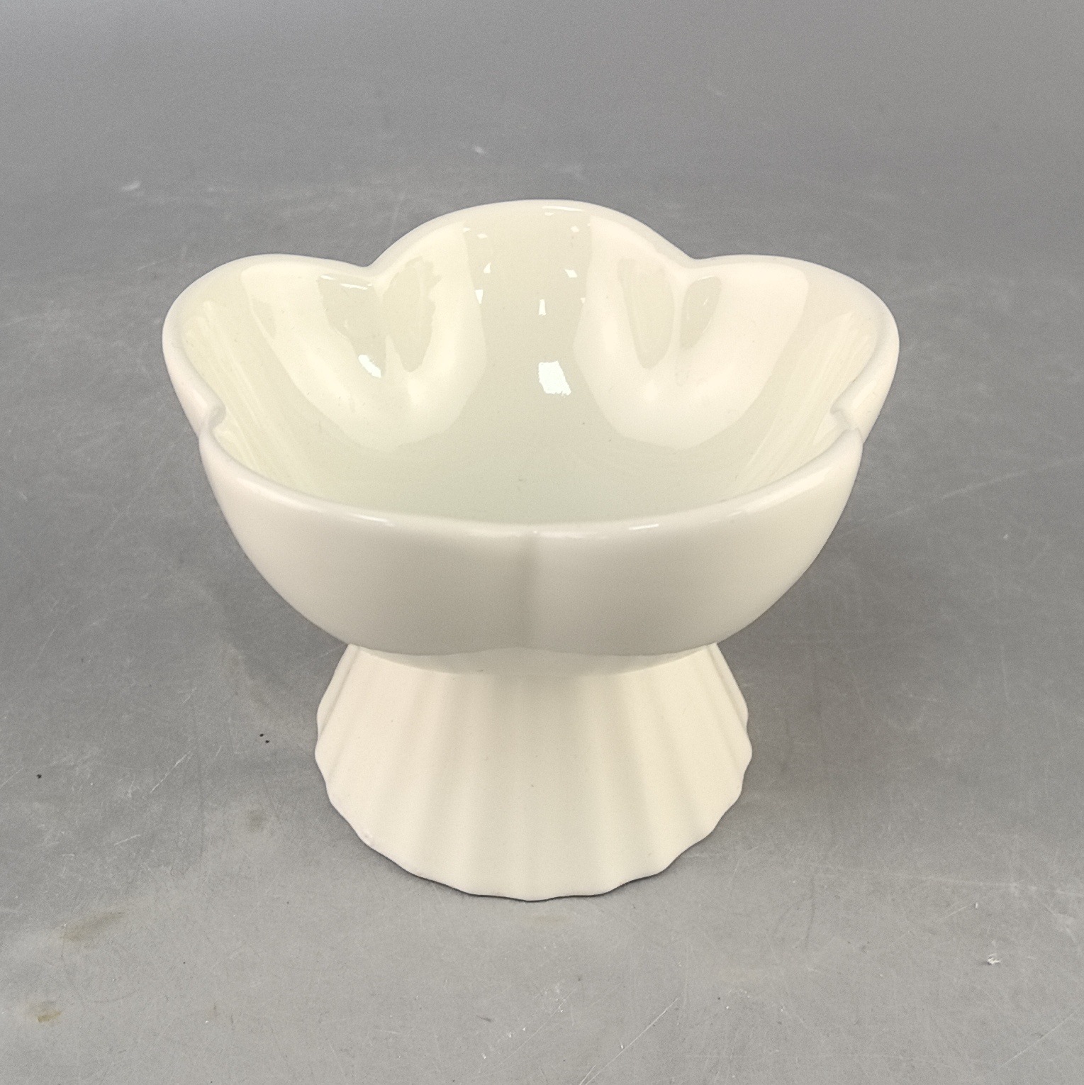 Creatividad en crema viento alto patas gatos pequeños perros cerámica para proteger la columna cervical tazón de alimentación tazón de agua potable