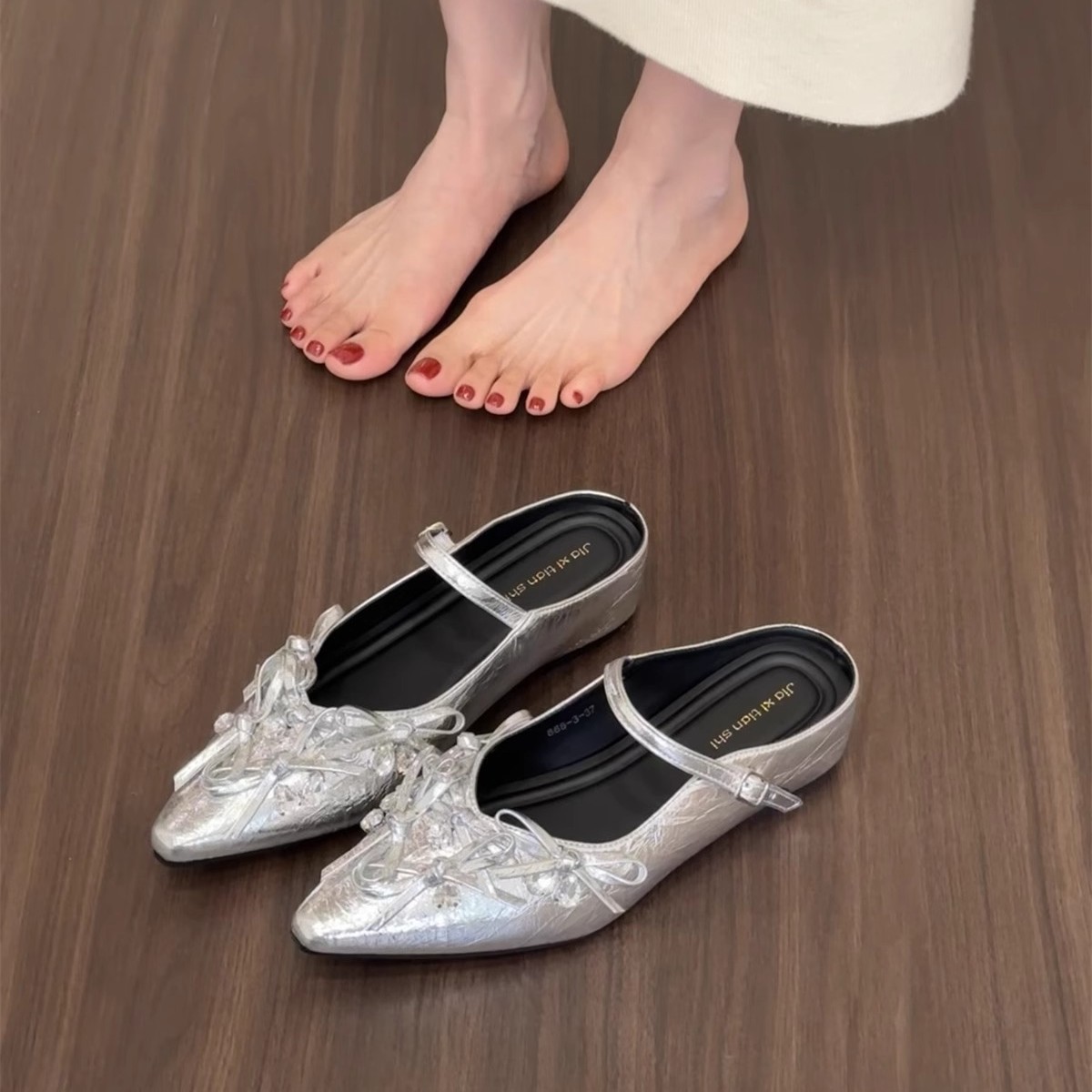 Media pantuflas de puntera plateada interior, zapatos de mujer, desgaste exterior 2025 nuevos zapatos de lazo Mary Jane de primavera y verano