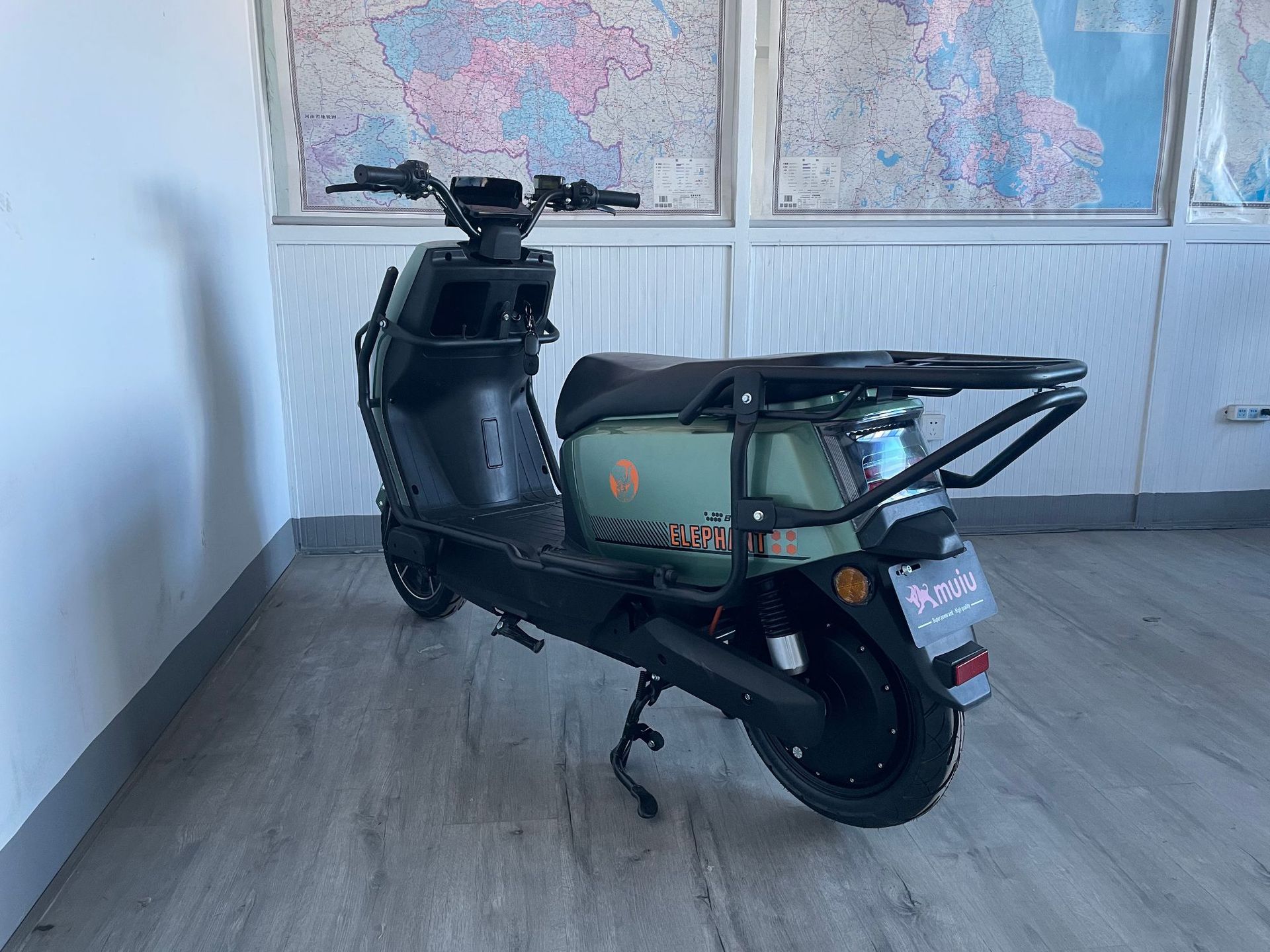 Manufacturer exports Cangqiong electric vehicles, 72V electric vehicles, high-power delivery scooters, high-speed electric motorcycles