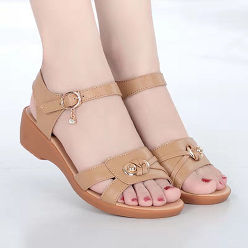 Nuevas sandalias de verano para madres, tacones de pendiente plana, sandalias de tendón suave de mediana edad, sandalias antideslizantes de moda universal