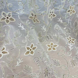 新中式国风股绳棉线绣花 多种形状珠片刺绣 金丝线刺绣欧根纱面料