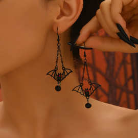 欧美跨境创意新款夸张万圣节饰品复古百搭哥特式黑色蝙蝠耳环女