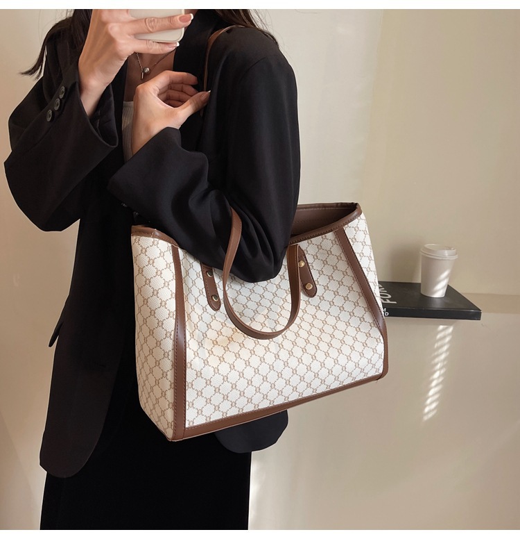 High-end, stylish, versatile, hand-carry bag for women, 2025 new trendy and popular single-shoulder bag with large capacity tote bag undefined
