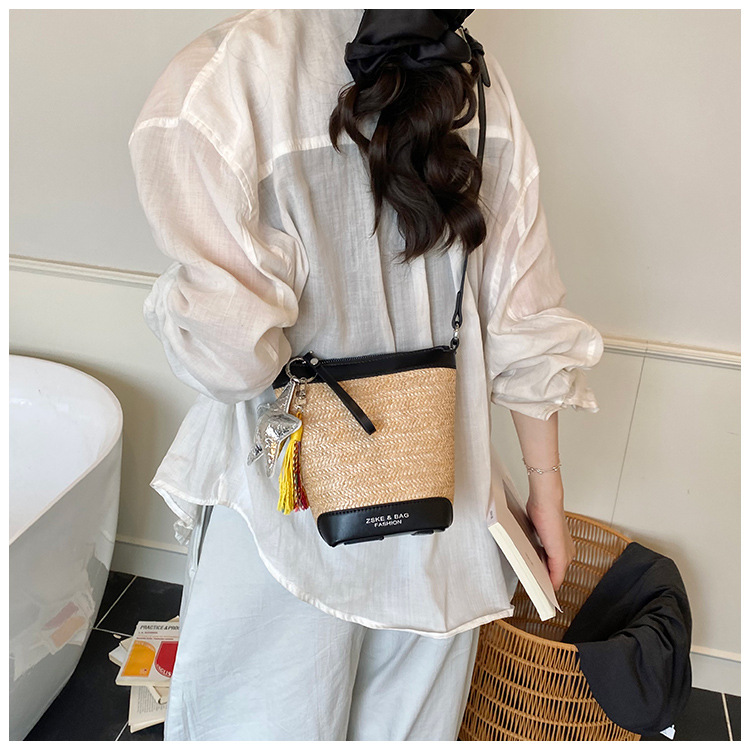 Fashionable straw woven bag for women 2025 summer new trendy woven single-shoulder crossbody women's bag, versatile bucket bag with patchwork undefined