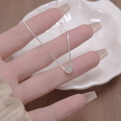 迷你锆石爱心项链女2025年新款日常小巧精致锁骨链简约甜美个性