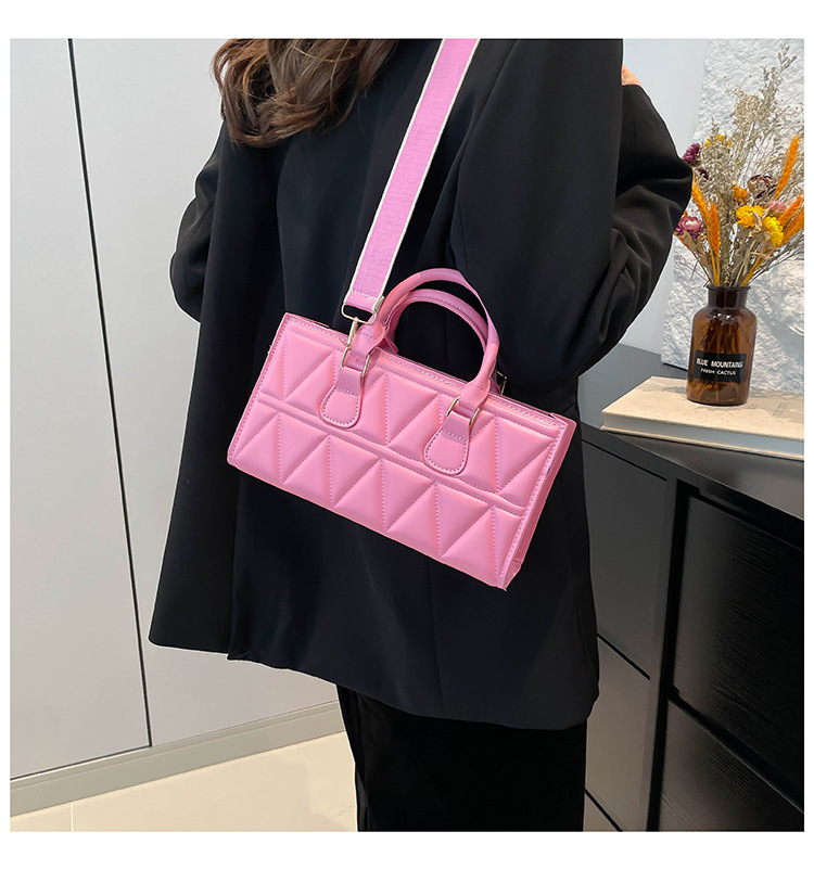 Women's Small PU Solid Color Elegant Streetwear Plaid Square Zipper Square Bag display picture 21