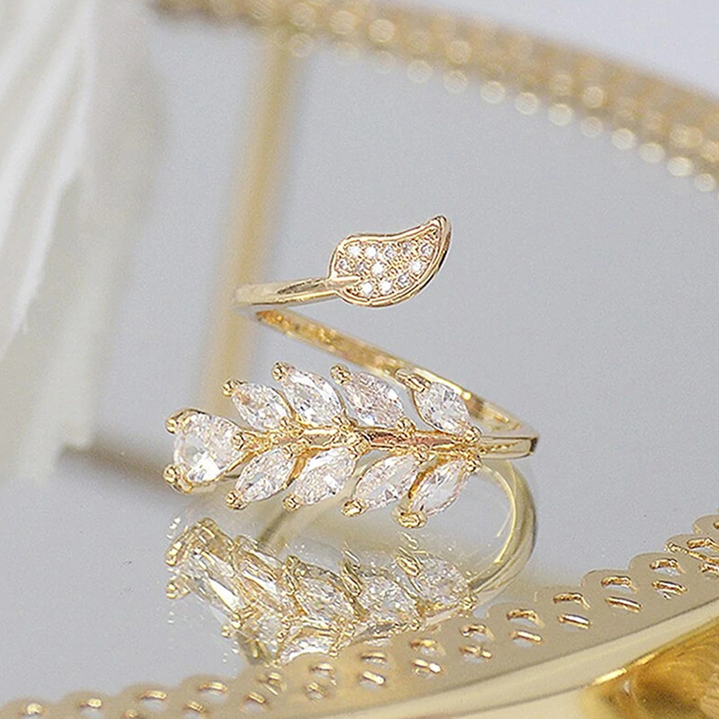 Sparkling Zircon Leaf Ring For Women Adjustable Open Design_voghion.com