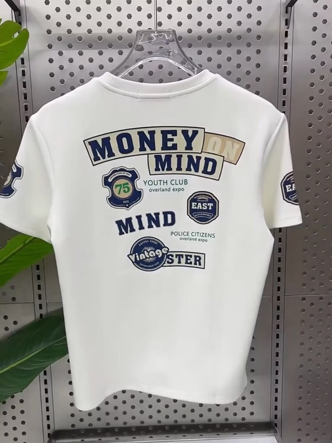 Tricou scurt pentru bărbați, vara 2024, guler rotund, versatil, casual, cu mânecă jumătate de jos, etichetă imprimată cu litere, tendință de vară_voghion.com