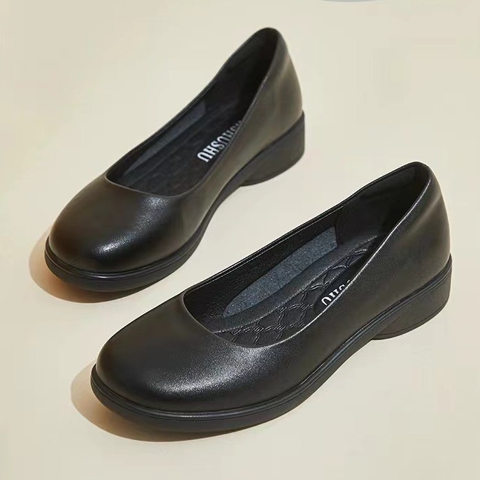 2026 verano de mujer con suela gruesa zapatos de cuero poco profundos zapatos negros de mujer con suela suave para trabajar zapatos de moda de viaje