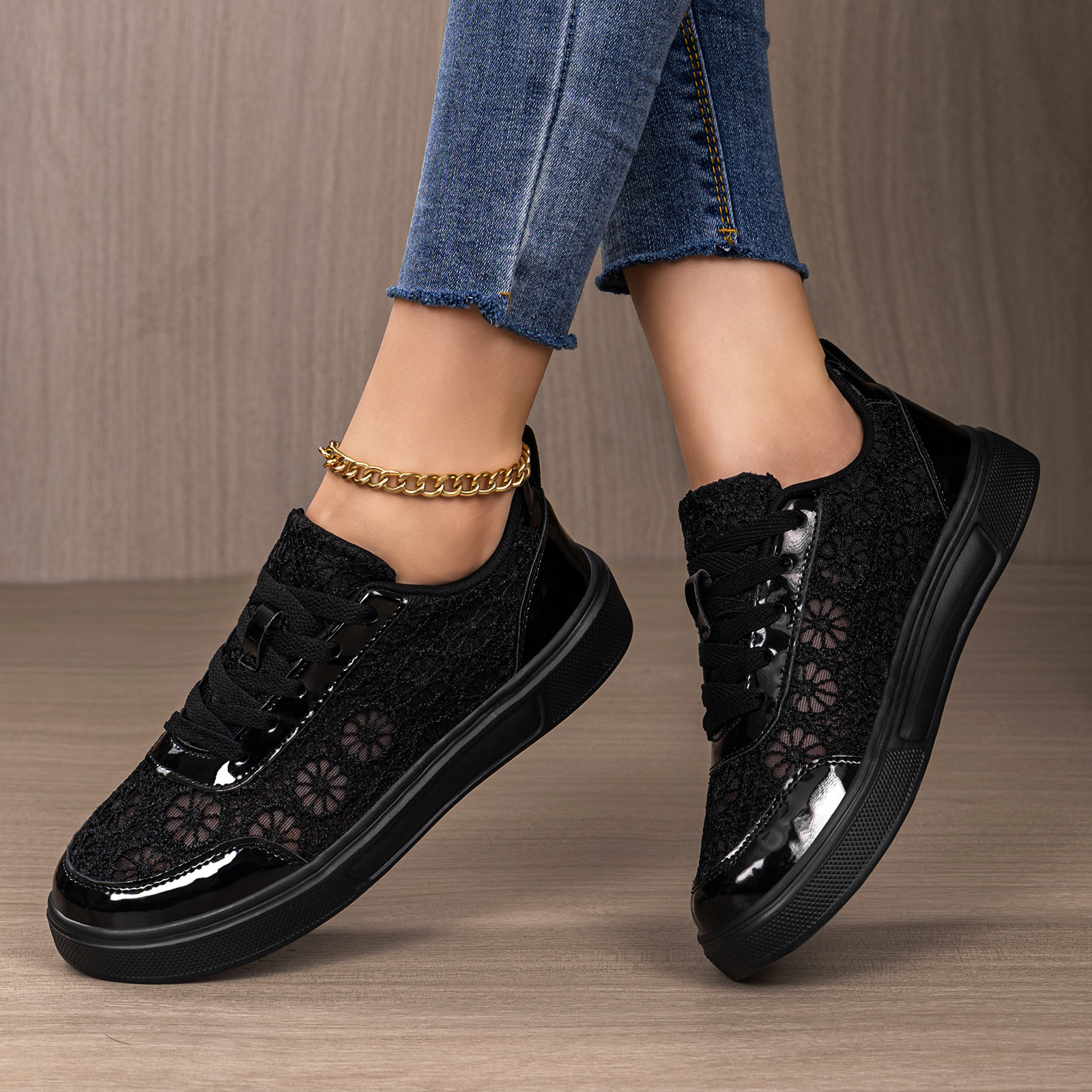 Zapatos de mujer transfronterizos de verano transpirables zapatos de malla de encaje con suela plana zapatos casuales ligeros y cómodos zapatos de skate europeos y estadounidenses