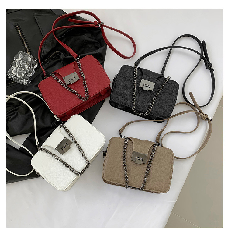 Women's Medium Pu Leather Solid Color Vintage Style Classic Style Zipper Crossbody Bag display picture 2