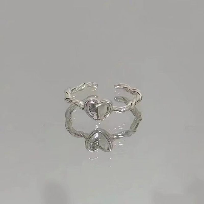 Minimalist women's ring design, niche sweet heart twisted woven ring, love ring, simple ring