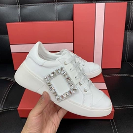 运动休闲鞋;女式皮靴;女式休闲单鞋