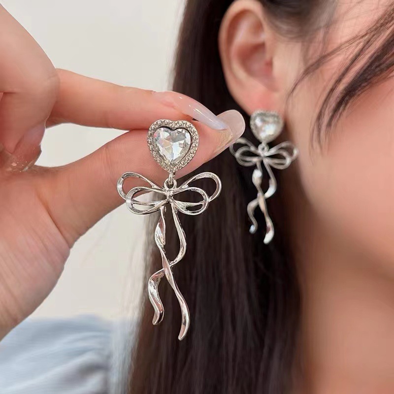 Sweet Heart Shape Bow Knot Alloy Inlay Rhinestones Women's Drop Earrings display picture 1