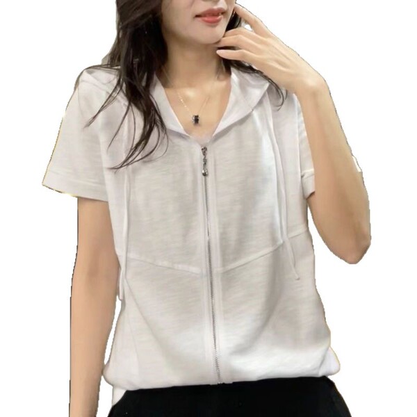 T-shirt with hood