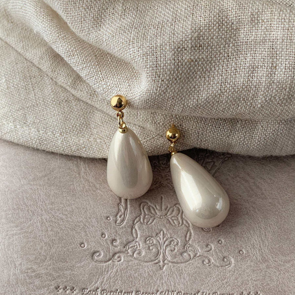 Retro universal elegant earrings drop-shaped from pearl