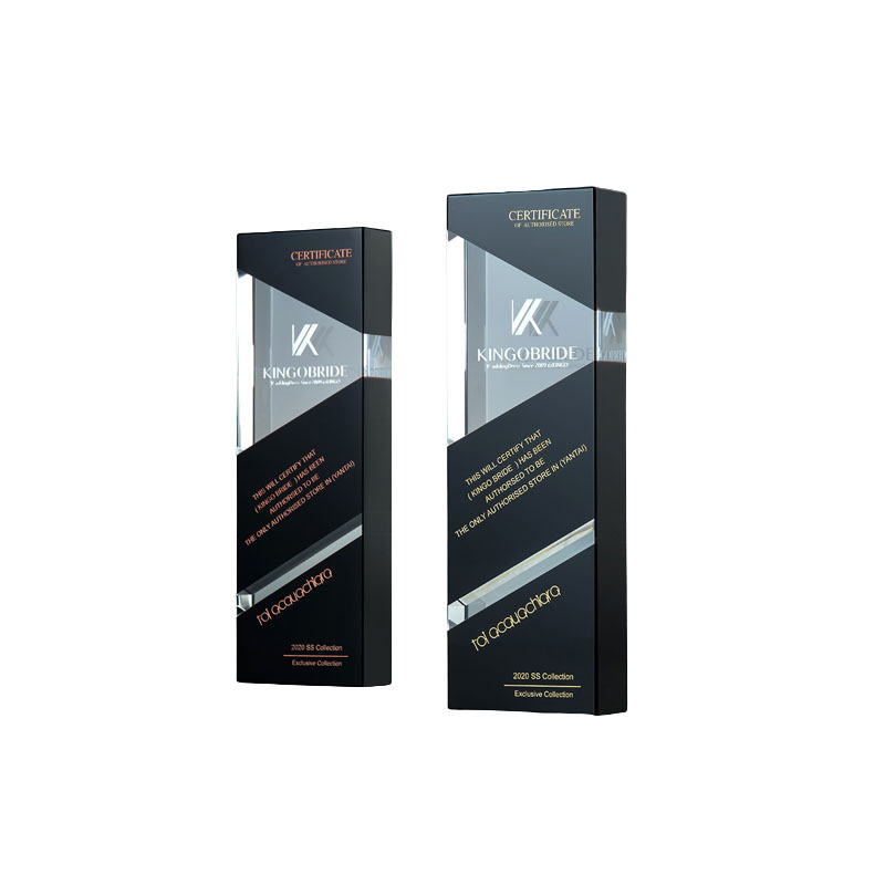 Personalización de trofeo de metal oro puro y plata de alta Gama creativa en forma especial trofeo artesanía producción personalización Letras Libres