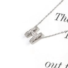 �����n�溆�s��С���OӋ�Ʒ�yɫ���|ë��朕r����ĸ���ε���Ů