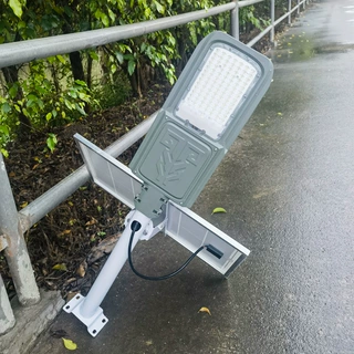 LED挂壁式太阳能路灯工程照明款户外防水高亮新农村道路庭院墙壁
