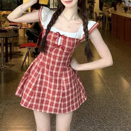 2025夏季新款显瘦收腰小个子气质复古红格纹小飞袖公主方领连衣裙