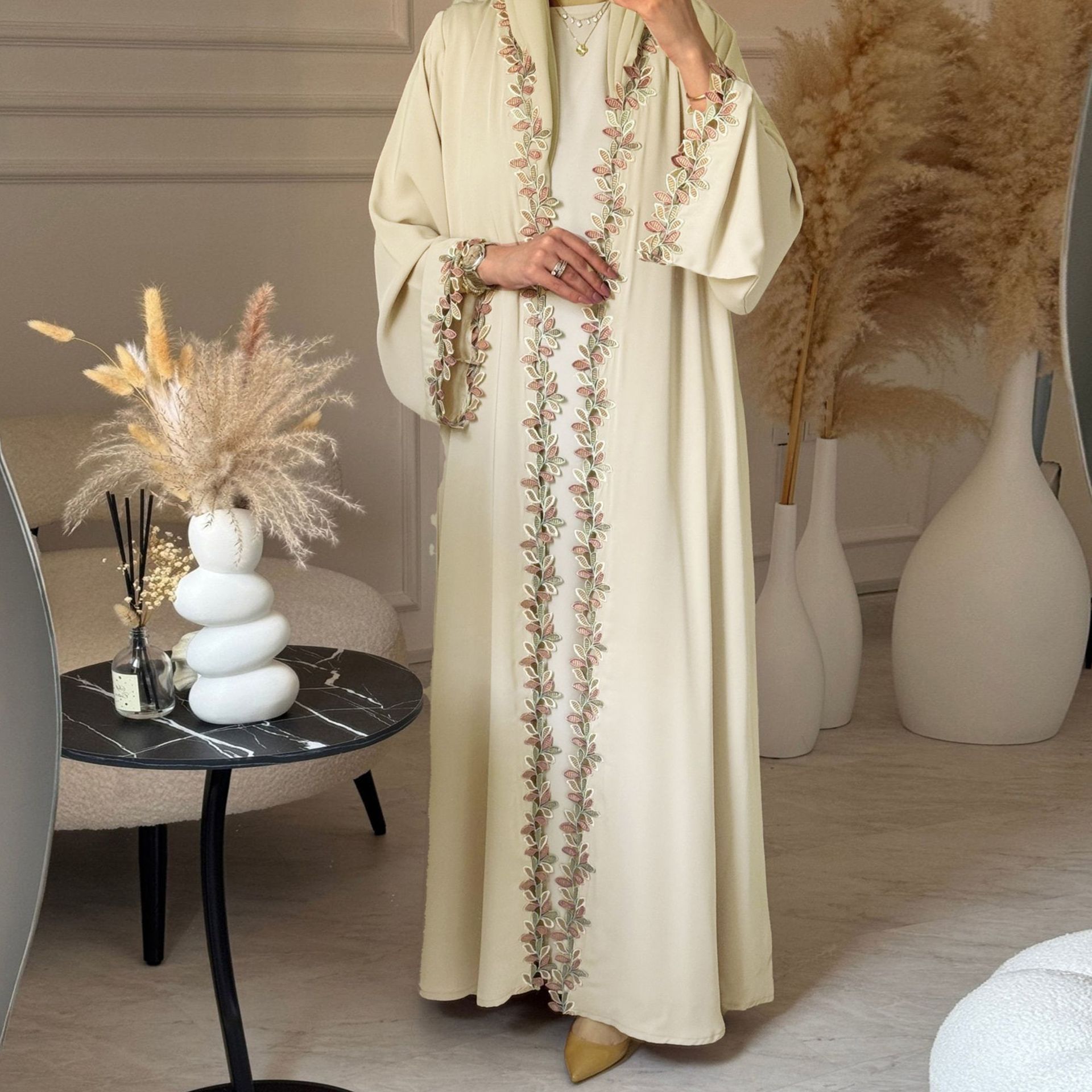 In-stock Middle Eastern Arab Fashion Elegant Lace And Sequin Embroidered Long Dress For Travel Wear, Loose-fitting Robe_ecoleips.com