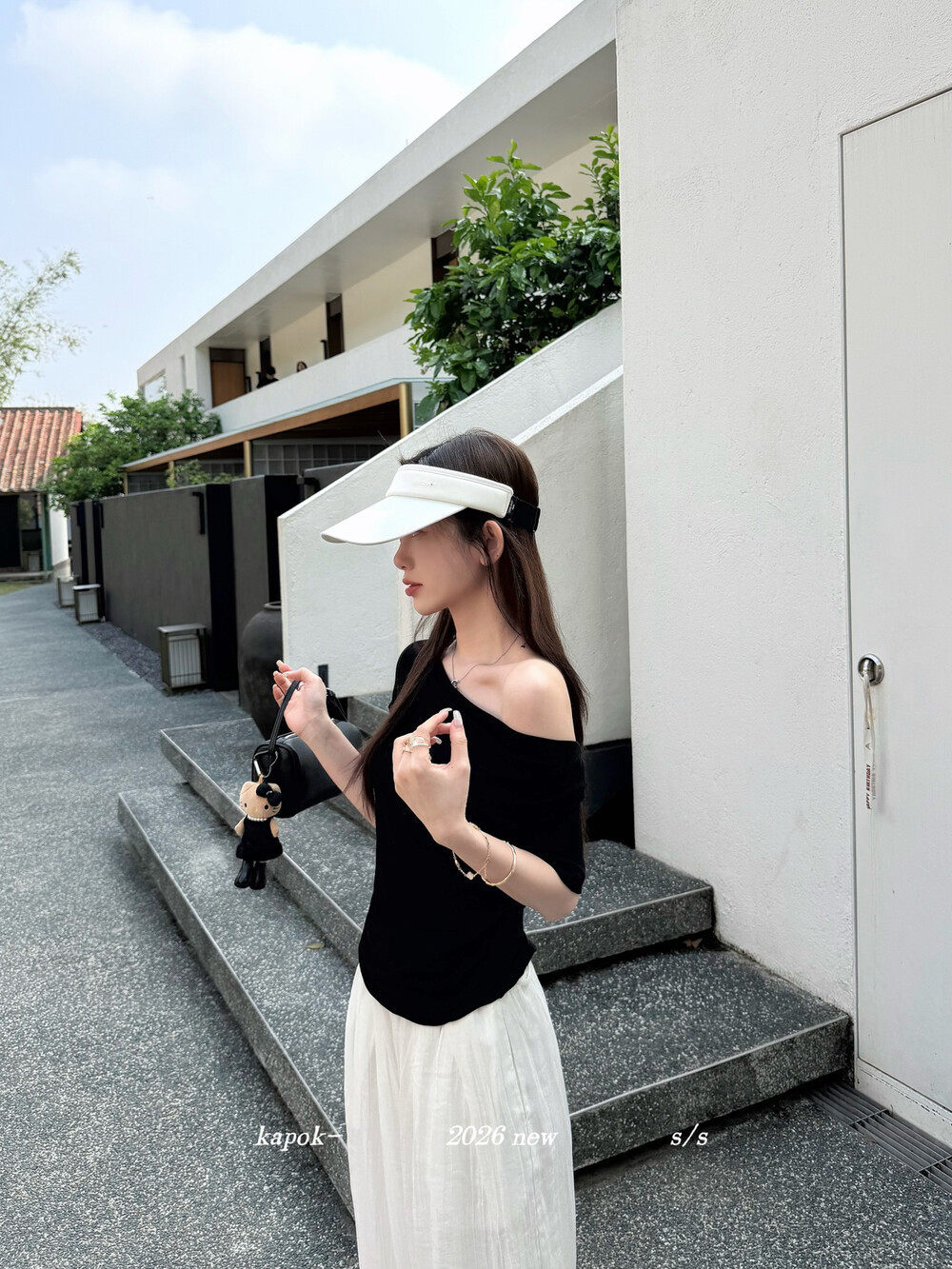 Áo thun nữ tay ngắn cổ luồn dây hai kiểu mặc thiết kế eo thon gọn — màu đen, Xám hoa chi tiết 18