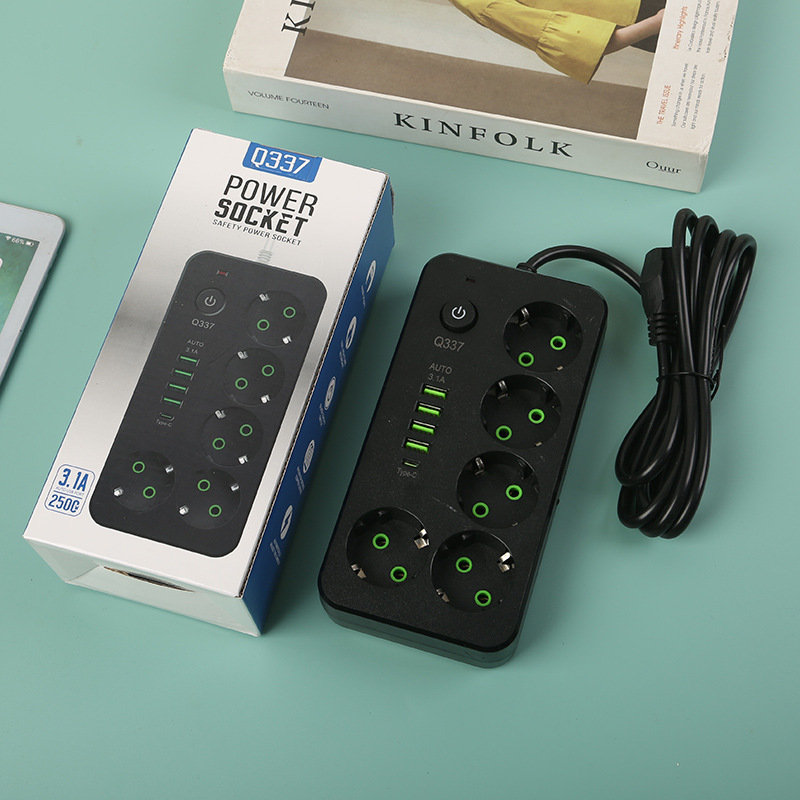 Enchufe de comercio exterior europeo enchufe ruso caja de color blanco y negro neutral 4USB + 1Type-C