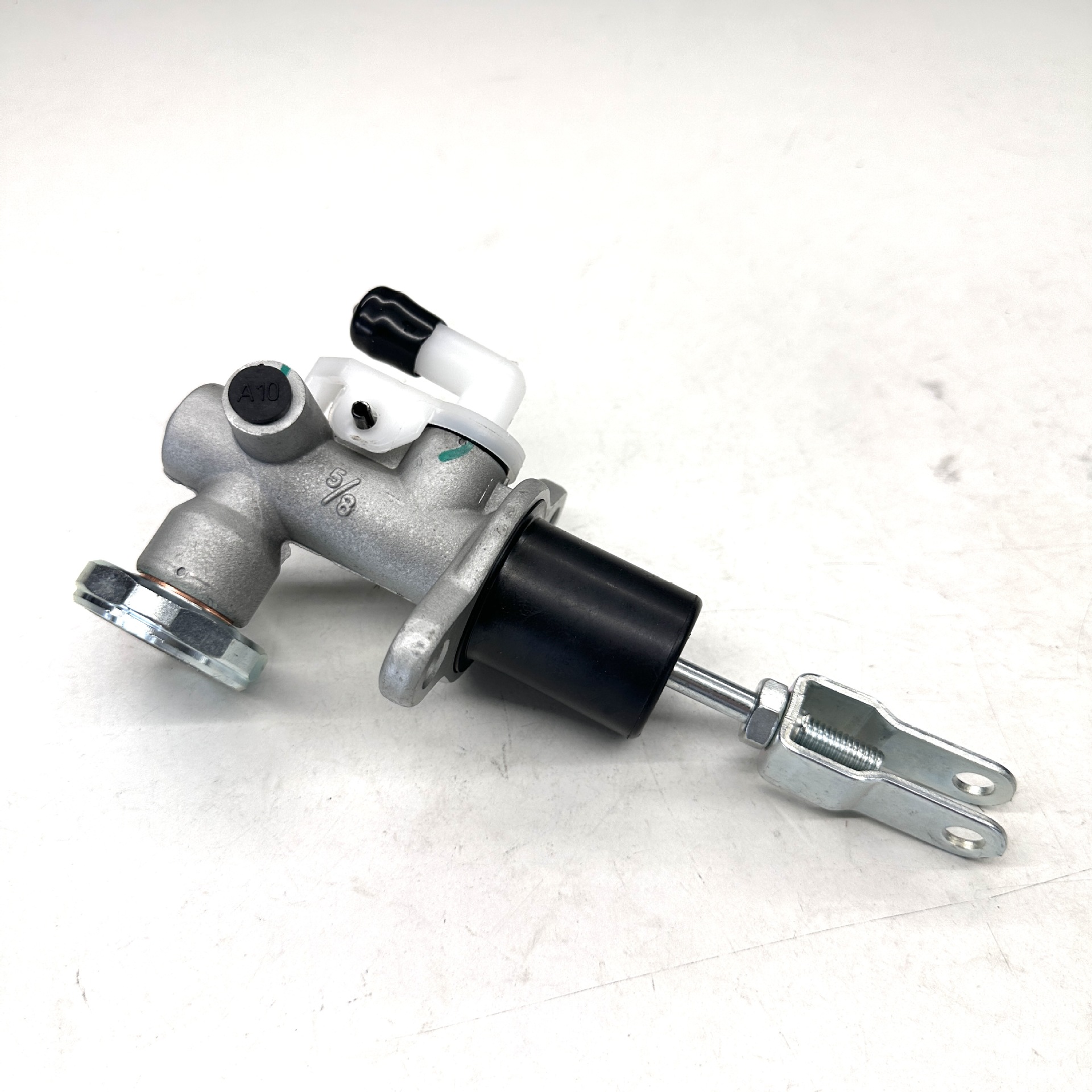 30610-5X01B 30610-Ea000 306105X01B Suitable for Nissan Np300 Clutch Master Cylinder