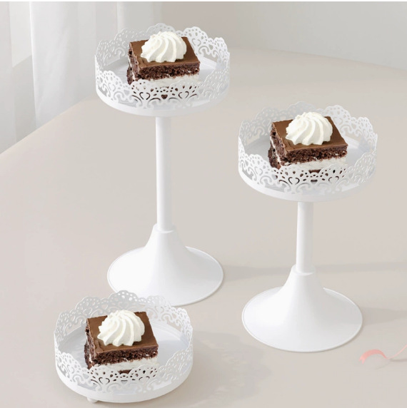 Transfronterizo oro boda postre decoración estante de pastel europeo props de boda de encaje plato de pastel hierro forjado marco de bocadillos