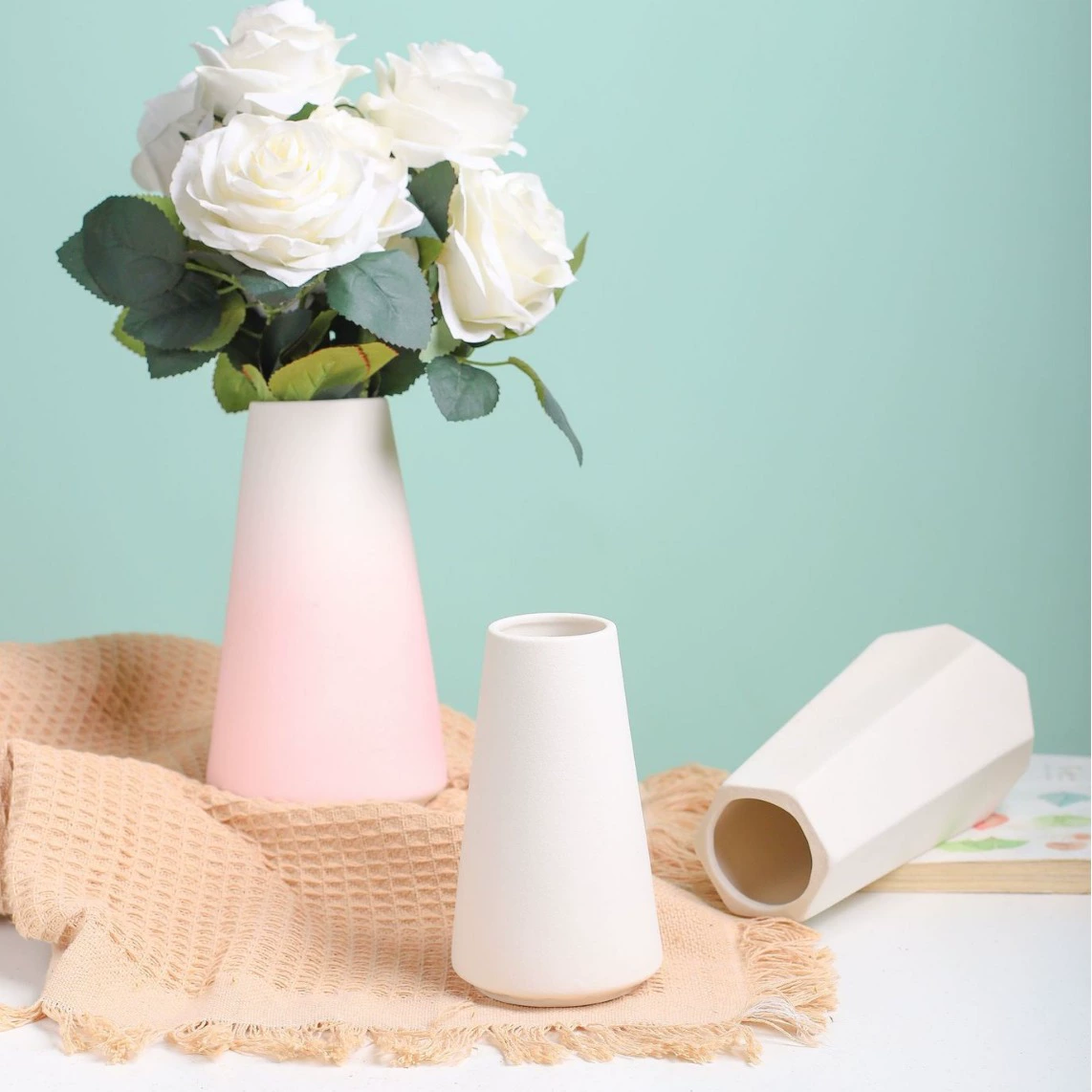 Простые современные украшения вазы Gympani для гостиной, белый фарфор, свежий сушеный цветок, креативный керамический цветок