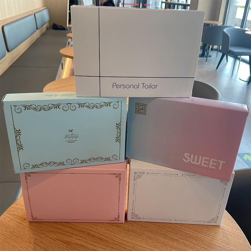 Postal gratuito, caja de embalaje de cubiertos de pastel de cumpleaños, caja de cuchillo de pastel desechable, caja de cuchillo de vela, caja de placa de tenedor, soporte de sello en caliente