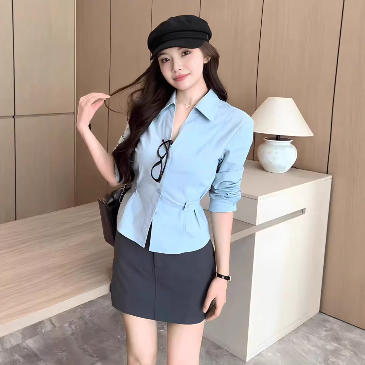 韩系气质翻领收腰蓝色长袖衬衫女秋季新款小众设计感修身通勤衬衣