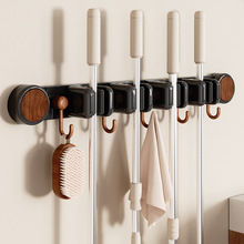 �������P�ϰѼ��ϰъA���׼����l���gԡ�ұڒ�A�ϰ��ռ{���