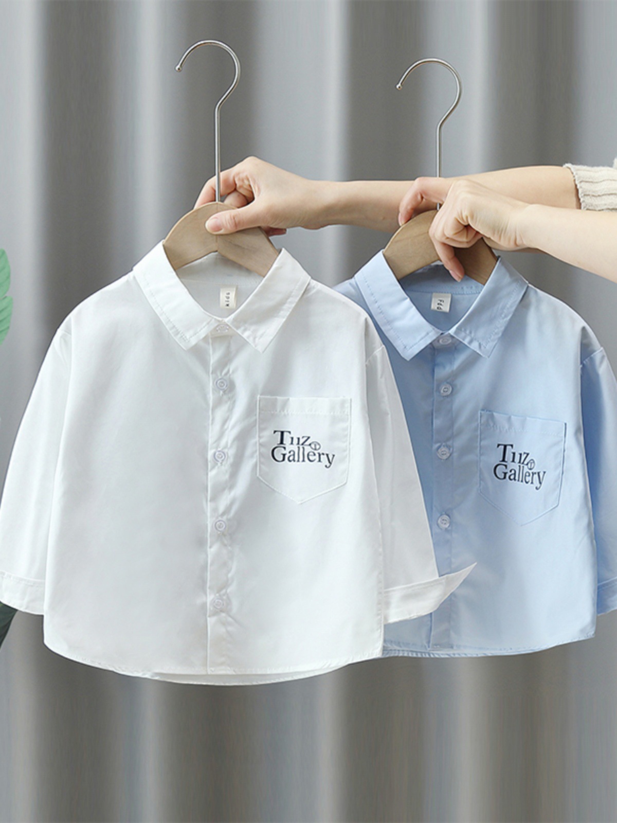 7821 Ropa infantil, camisa de manga larga para niños, estilo primavera-otoño 2026, camisa blanca de primavera para niños pequeños y medianos, a la moda