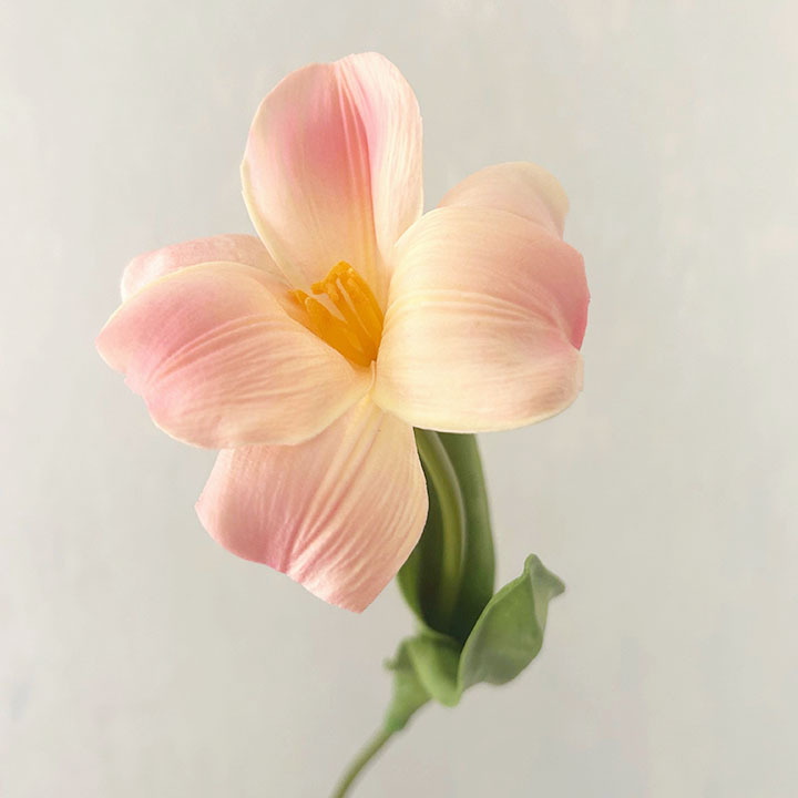 Venta al por mayor luz de lujo pu abierto gran flor tulipán boda hogar Decoración suave diseño novia con flor Accesorios