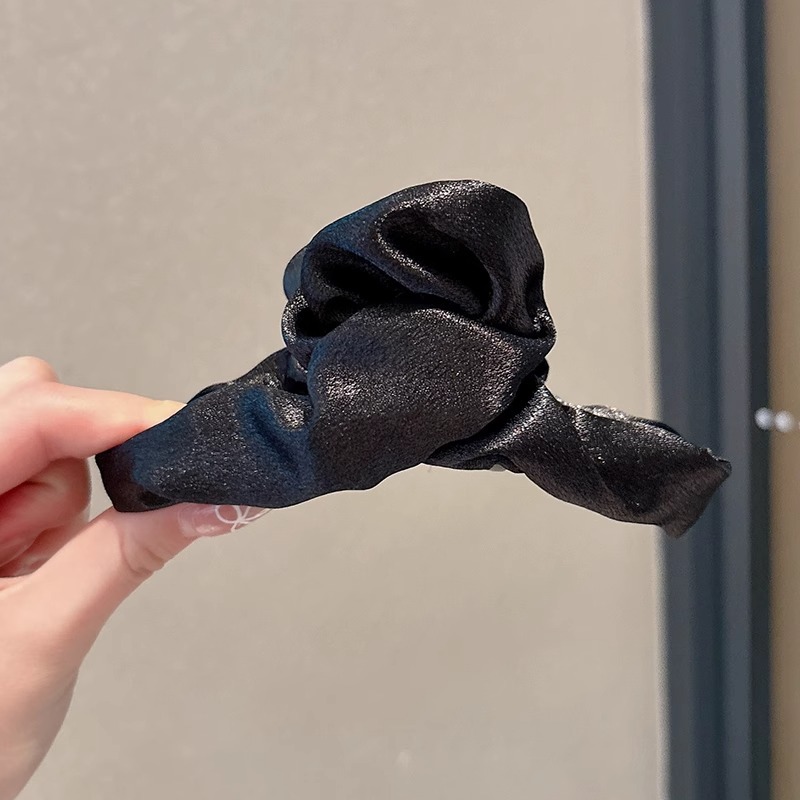 Clip de agarre de temperamento de alta calidad para mujeres de lujo ligero satén detrás de la cabeza de cabello de tiburón clip de cabello 2025 nuevo tocado francés