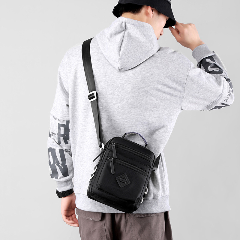 Nueva moda bolso de los hombres bolsa de negocios personalizada unisex pero stirring tendencia crossbody bolsa pequeña bolsa cuadrada