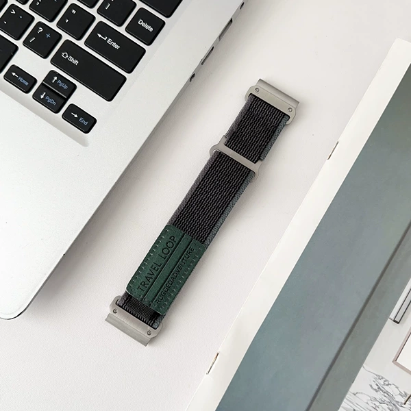 New wild path dark gray with green