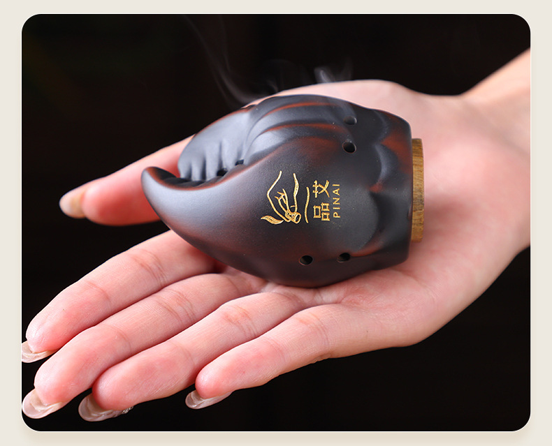 Facial Moxa Stick Jar Portable Face Moxibustion Device with 20 Moxa Sticks for Spa and Home Beauty Care in use