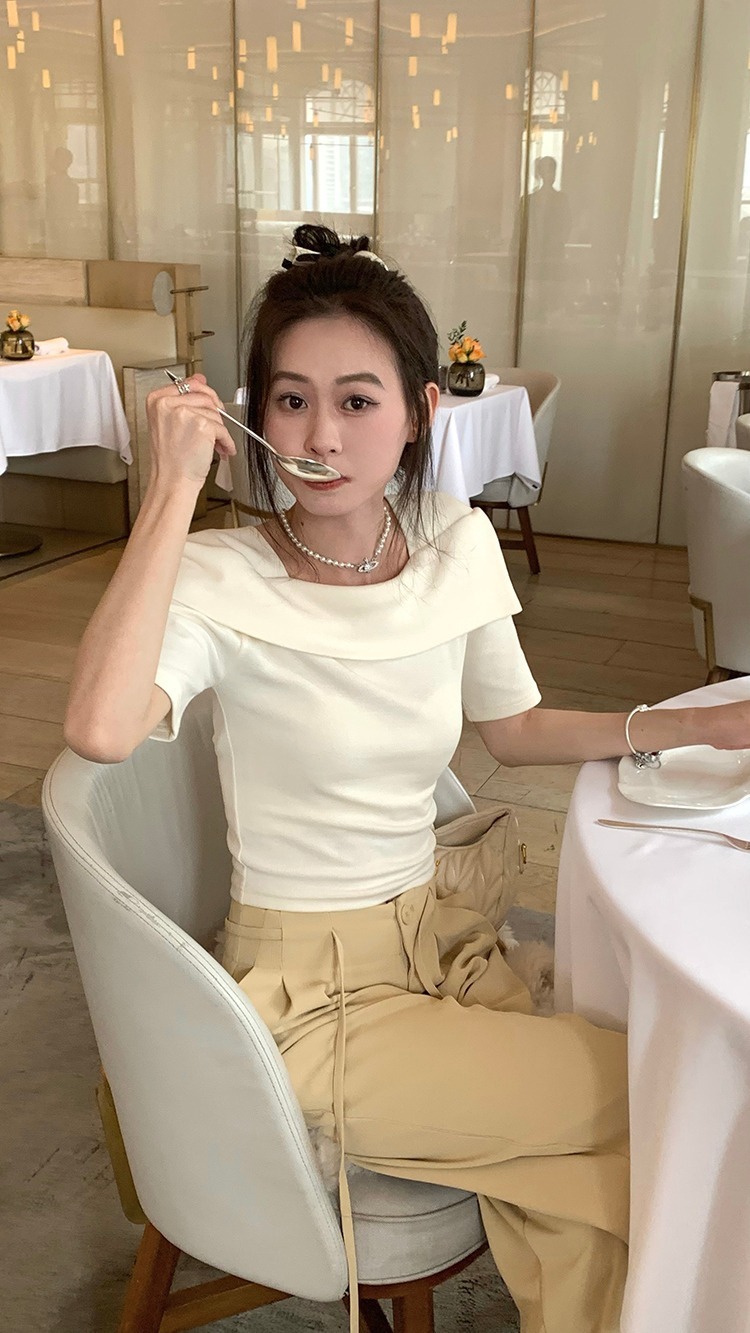 Women's Slim Fit Sweater Image 5